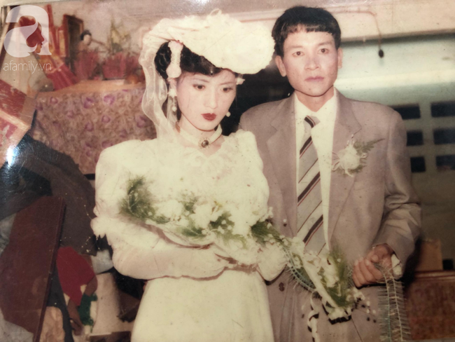 Chuyện tình của cô &quot;Hoa khôi&quot; Hải Dương đẹp nổi tiếng, tấm ảnh cưới 29 năm trước cũng chứa đựng cả câu chuyện dài - Ảnh 2.