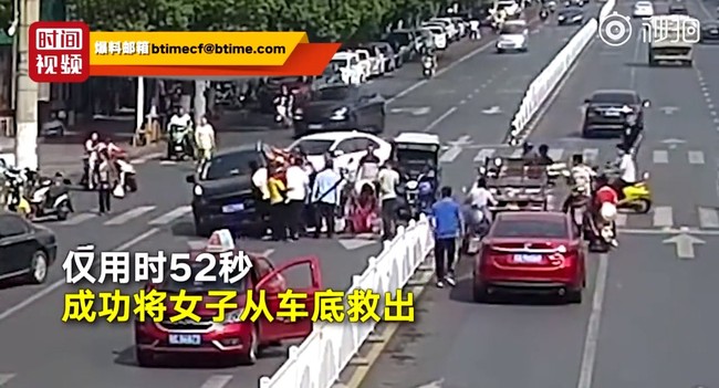 Đoạn video người phụ nữ đi ngược chiều và bị xe tông liên tiếp 2 lần khiến ai cũng hoảng sợ, nhưng thái độ cư dân mạng lại phẫn nộ - Ảnh 4. Đoạn video người phụ nữ đi ngược chiều và bị xe tông liên tiếp 2 lần khiến ai cũng hoảng sợ, nhưng thái độ cư dân mạng lại phẫn nộ - Ảnh 4.