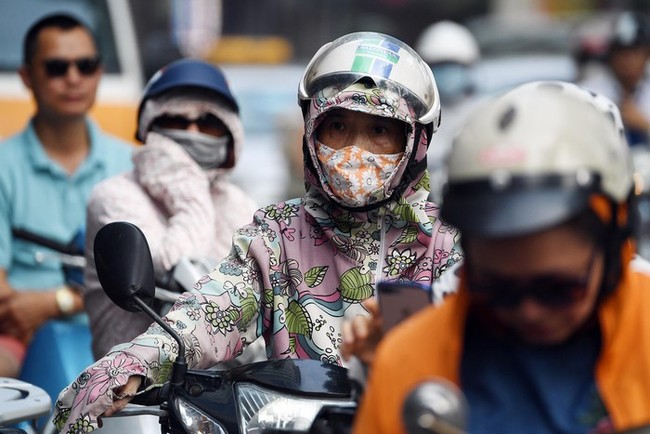 Tình hình ô nhiễm không khí cực cao ở Sài Gòn - Hà Nội và phản ứng bảo vệ con hoàn toàn trái ngược của các mẹ ở 2 đầu thành phố - Ảnh 2.