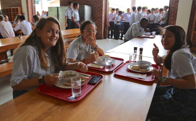 Ngó qua bữa ăn trưa của 5 trường quốc tế ở Singapore: Tràn ngập dinh dưỡng giúp trẻ phát triển - Ảnh 5.