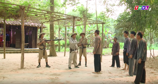 &quot;Tiếng sét trong mưa&quot;: Anh râu quai nón đẹp trai - Hải bị kẻ cưỡng hiếp em gái đánh bầm dập, fan kêu gào Thị Bình đến cứu  - Ảnh 1.