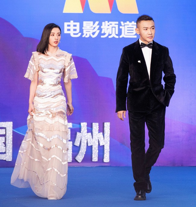 Giữa tin đồn rạn nứt hôn nhân với Angelababy, Huỳnh Hiểu Minh sánh đôi bên &quot;mối tình đầu&quot; Triệu Vy tỏa sáng tại Liên hoan phim Quốc tế Con đường tơ lụa năm 2019 - Ảnh 11.