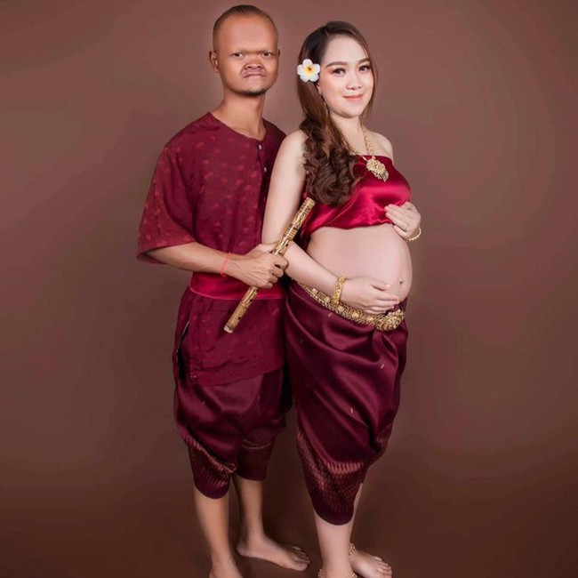 “Chồng cú” ở Campuchia cưới “vợ tiên” 18 tuổi trong sự dị nghị và cái kết viên mãn sau một năm rưỡi kết hôn - Ảnh 5.