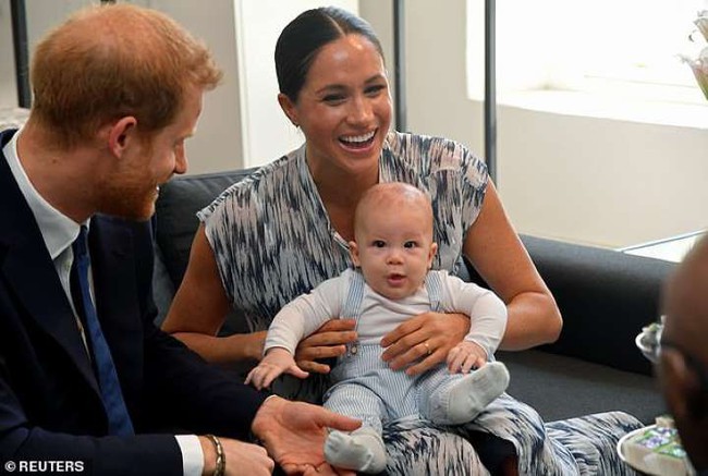 Meghan Markle vỡ mộng khi làm dâu hoàng gia, thừa nhận đang vật lộn để sinh tồn trong gia đình nhà chồng - Ảnh 3. Meghan Markle vỡ mộng khi làm dâu hoàng gia, thừa nhận đang vật lộn để sinh tồn trong gia đình nhà chồng - Ảnh 3.