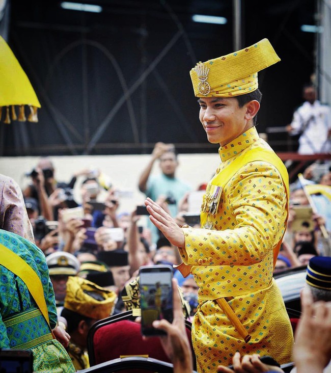 Dân mạng phát sốt với vị Hoàng tử trẻ tuổi, lịch lãm và vô cùng quyến rũ của Brunei trong Lễ đăng quang của Nhật hoàng Naruhito - Ảnh 10.