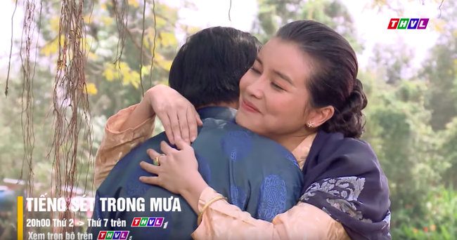 "Tiếng sét trong mưa": Gạ đàn ông có vợ ngủ với mình, Hai Sáng bị đánh ghen, ăn cái tát như trời giáng - Ảnh 4. "Tiếng sét trong mưa": Gạ đàn ông có vợ ngủ với mình, Hai Sáng bị đánh ghen, ăn cái tát như trời giáng - Ảnh 4.