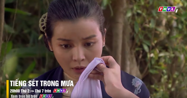 "Tiếng sét trong mưa": Gạ đàn ông có vợ ngủ với mình, Hai Sáng bị đánh ghen, ăn cái tát như trời giáng - Ảnh 9. "Tiếng sét trong mưa": Gạ đàn ông có vợ ngủ với mình, Hai Sáng bị đánh ghen, ăn cái tát như trời giáng - Ảnh 9.
