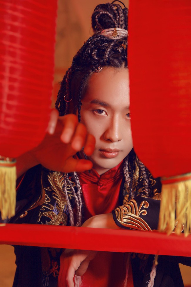 Tuấn Trần tung teaser hé lộ sản phẩm âm nhạc hoành tráng đầu tiên nhưng tên MV mới khiến fan 'giật mình' - Ảnh 2.