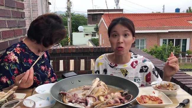 Sức hút của các youtuber với chị em - Ảnh 6. Sức hút của các youtuber với chị em - Ảnh 6.
