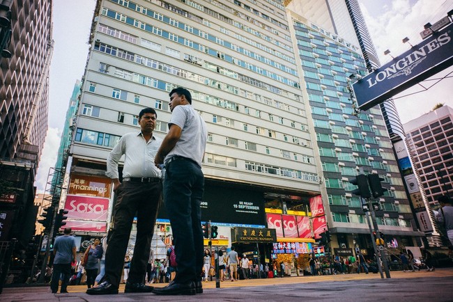 Chú rể Nam Á ở Hong Kong: Những người đàn ông nghèo khổ đi theo cuộc hôn nhân sắp đặt và bị gia đình vợ đánh đập, bóc lột không khác gì tên nô lệ - Ảnh 5.