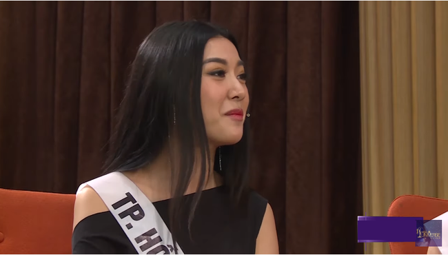 &quot;Tôi là Hoa hậu Hoàn Vũ Việt Nam 2019&quot;: Thúy Vân được giám khảo ngoại quốc quỳ gối cầu hôn  - Ảnh 3.