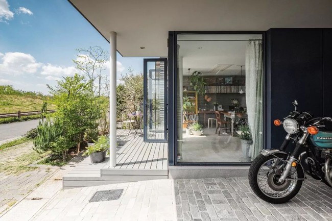 High-income wife built a 3-storey villa with a view of all green trees and light for her husband to retire - Photo 9.