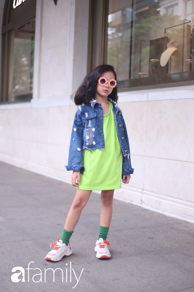 The Best Street Style 2019 ngày đầu tiên: Cuộc đổ bộ của các nhóc tỳ sắc màu nổi loạn, kèm thần thái lạnh lùng như fashionista - Ảnh 4.