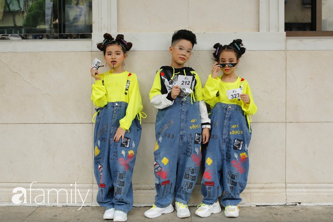 The Best Street Style 2019 ngày đầu tiên: Cuộc đổ bộ của các nhóc tỳ sắc màu nổi loạn, kèm thần thái lạnh lùng như fashionista - Ảnh 7. The Best Street Style 2019 ngày đầu tiên: Cuộc đổ bộ của các nhóc tỳ sắc màu nổi loạn, kèm thần thái lạnh lùng như fashionista - Ảnh 7.