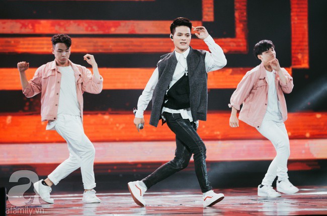 Trình diễn loạt hit triệu view, Bích Phương cùng Trúc Nhân lần lượt làm bùng nổ show âm nhạc Việt - Hàn tháng 10 - Ảnh 6. Trình diễn loạt hit triệu view, Bích Phương cùng Trúc Nhân lần lượt làm bùng nổ show âm nhạc Việt - Hàn tháng 10 - Ảnh 6.