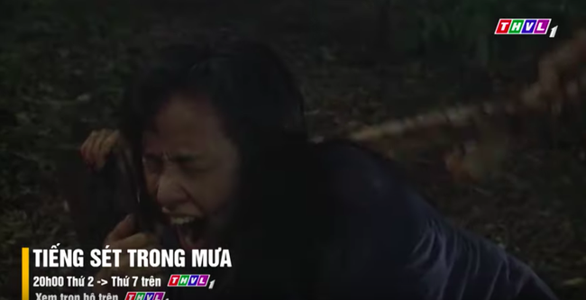 "Tiếng sét trong mưa": Lũ - Hứa Minh Đạt chính thức xuất hiện trở lại nhưng là ở cảnh đào mộ tang thương - Ảnh 6. "Tiếng sét trong mưa": Lũ - Hứa Minh Đạt chính thức xuất hiện trở lại nhưng là ở cảnh đào mộ tang thương - Ảnh 6.