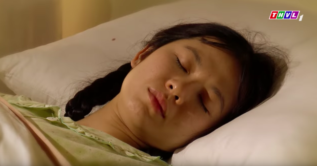 "Tiếng sét trong mưa": Xuân bị Thanh Bình đánh sưng mặt, đau phát khóc vẫn nói dối đã ngủ với Phượng - Ảnh 3. "Tiếng sét trong mưa": Xuân bị Thanh Bình đánh sưng mặt, đau phát khóc vẫn nói dối đã ngủ với Phượng - Ảnh 3.