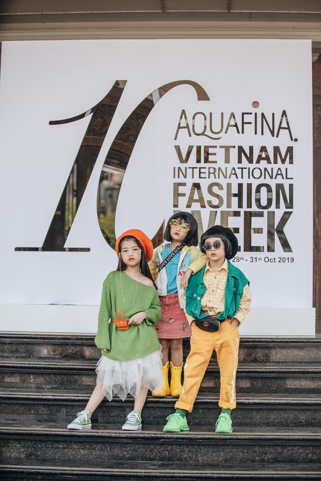 Street style AVIFW ngày 2: Giới trẻ lên đồ với sức sáng tạo vô biên nhưng vẫn bị &quot;chặt đẹp&quot; bởi độ chơi của các nhóc tỳ - Ảnh 4.