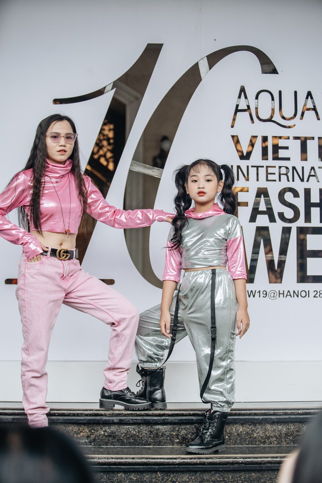 Street style AVIFW ngày 2: Giới trẻ lên đồ với sức sáng tạo vô biên nhưng vẫn bị &quot;chặt đẹp&quot; bởi độ chơi của các nhóc tỳ - Ảnh 12.