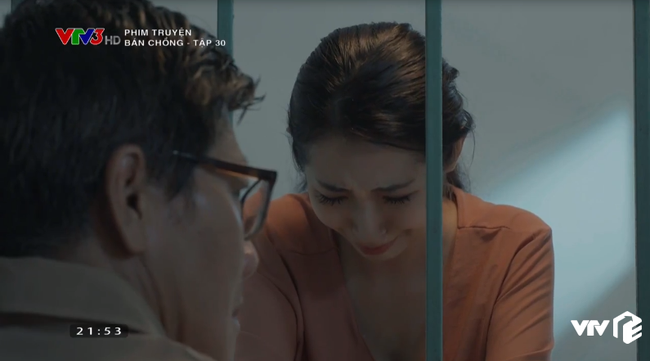 "Bán chồng" tập 30: Vui bỏ trốn khỏi đám cưới khi biết tin mẹ thắt cổ tự sát, chết không nhắm mắt - Ảnh 5. "Bán chồng" tập 30: Vui bỏ trốn khỏi đám cưới khi biết tin mẹ thắt cổ tự sát, chết không nhắm mắt - Ảnh 5.