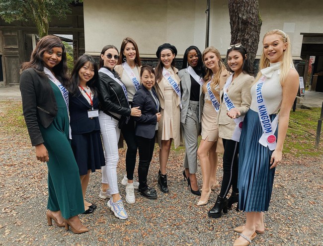 Không có ekip ở bên, Tường San tự chuẩn bị từ A đến Z vẫn nổi bật giữa dàn thí sinh Hoa hậu Quốc tế 2019 - Ảnh 3.