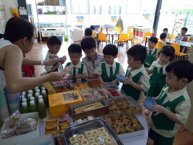 Ngó qua bữa ăn trưa của 5 trường quốc tế ở Singapore: Tràn ngập dinh dưỡng giúp trẻ phát triển - Ảnh 3.