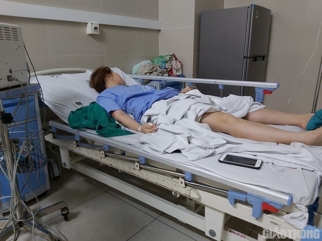 Nữ bệnh nhân 3 lần ngất xỉu, co giật sau khi hút mỡ để cấy nâng ngực tại 1 thẩm mỹ viện trên địa bàn Hà Nội - Ảnh 1.