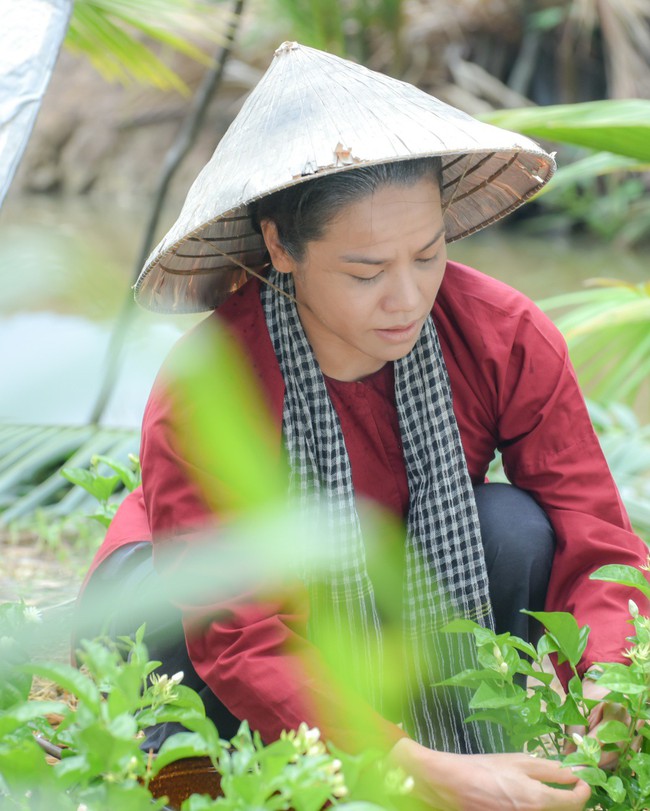 &quot;Tiếng sét trong mưa&quot;: Đừng vội đánh giá Thị Bình - Nhật Kim Anh hóa thân già bị &quot;làm lố&quot;, sự thật nằm ở đây - Ảnh 1.