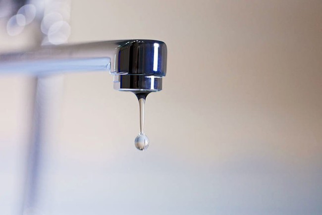 9 việc bị coi là kém thông minh khi sử dụng nhà vệ sinh khiến hóa đơn tiền nước tăng vọt mà các thợ sửa ống nước liên tục khuyến cáo tới khách hàng - Ảnh 9.