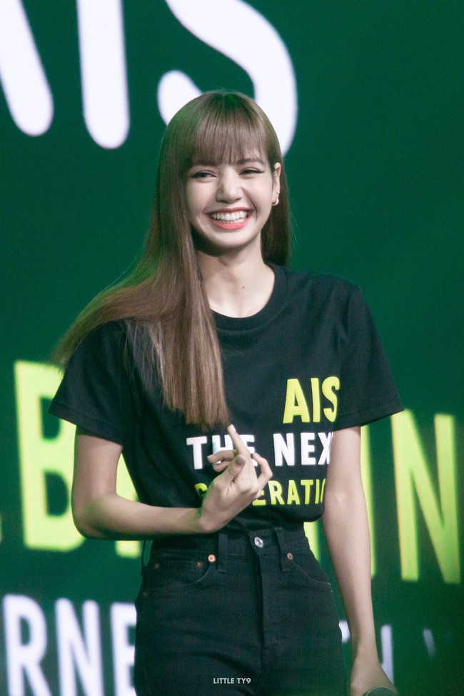 Mỹ nam phim "Chiếc lá bay" trở thành fanboy của Lisa, nhìn ánh mắt của dàn sao Tbiz mới thấy "em út" BLACKPINK quyền lực đến nhường nào! - Ảnh 7. Mỹ nam phim "Chiếc lá bay" trở thành fanboy của Lisa, nhìn ánh mắt của dàn sao Tbiz mới thấy "em út" BLACKPINK quyền lực đến nhường nào! - Ảnh 7.
