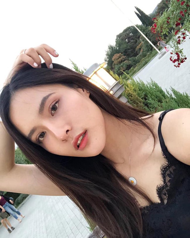 Mới khóa môi nóng bỏng với nữ người mẫu, Quán quân Next Top Quang Hùng gây bất ngờ khi công khai bạn gái người Thái xinh như thiên thần - Ảnh 3.