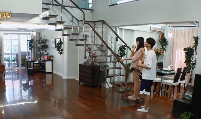 Bạn trai CEO "rởm" của Trịnh Sảng tiết lộ cơ ngơi, thì ra gia thế "phú nhị đại" là hàng thật - Ảnh 3. Bạn trai CEO "rởm" của Trịnh Sảng tiết lộ cơ ngơi, thì ra gia thế "phú nhị đại" là hàng thật - Ảnh 3.