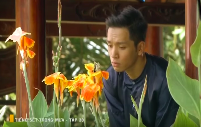 "Tiếng sét trong mưa": Con gái Thị Bình bị vợ kế Khải Duy tát thẳng mặt, mắng thêm câu "đồ hèn mọn" dù không làm sai - Ảnh 11. "Tiếng sét trong mưa": Con gái Thị Bình bị vợ kế Khải Duy tát thẳng mặt, mắng thêm câu "đồ hèn mọn" dù không làm sai - Ảnh 11.