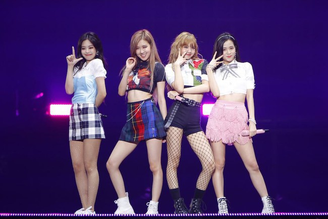 Rất nhiều lần Jennie (Black Pink) bị chê ăn vận “quê mùa”, diện đồ hiệu cũng chẳng sang như lời đồn - Ảnh 7. Rất nhiều lần Jennie (Black Pink) bị chê ăn vận “quê mùa”, diện đồ hiệu cũng chẳng sang như lời đồn - Ảnh 7.