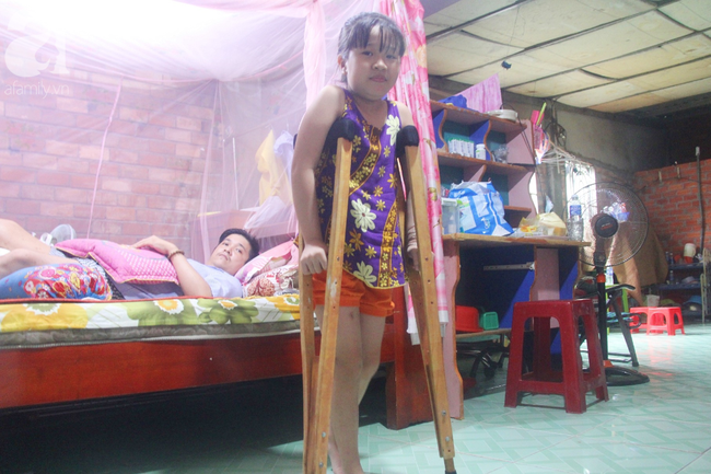 Con gái 7 tuổi bị gãy chân, chồng nằm liệt giường, người vợ bệnh tật khẩu cầu sự giúp đỡ sau vụ tai nạn kinh hoàng - Ảnh 14.