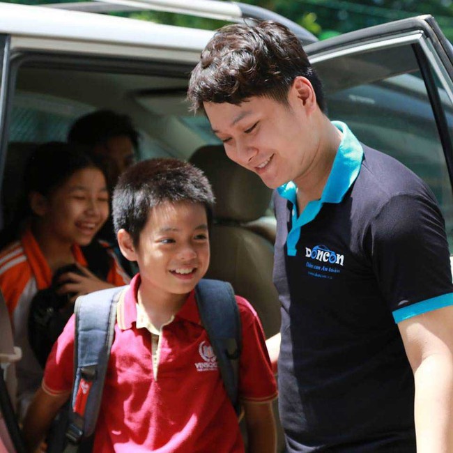 Review dịch vụ xe đưa đón con đi học tại Hà Nội: Linh hoạt theo yêu cầu và giá dao động từ 1,2-2,7 triệu đồng/tháng - Ảnh 3.