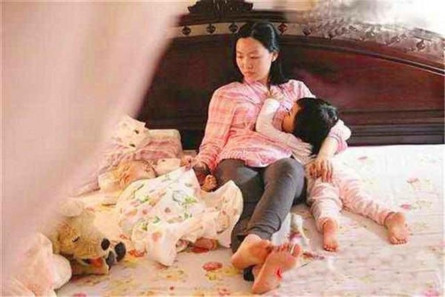 Tâm sự lúc nửa đêm của mẹ 2 con: “Đừng ai sinh 2 con như tôi”, nghe xong ai cũng phải bật khóc - Ảnh 2.