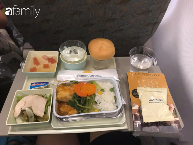 Bộ sưu tập bữa ăn trên máy bay của chàng giám đốc 30 tuổi đi 34 quốc gia khiến ai cũng trầm trồ thích thú - Ảnh 31.
