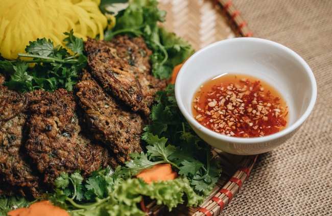 Chả rươi Hà Thành - tinh túy ẩm thực bạn chỉ có thể thưởng thức vào mùa này - Ảnh 11. Chả rươi Hà Thành - tinh túy ẩm thực bạn chỉ có thể thưởng thức vào mùa này - Ảnh 11.