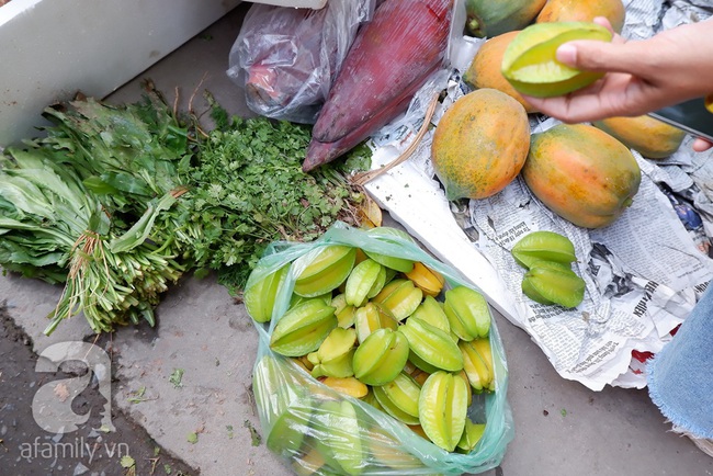 Chợ phiên trong lòng phố: Mua thực phẩm sạch với giá rẻ mà không cần bố mẹ ở quê đóng thùng nhỏ thùng to ứng cứu - Ảnh 6.