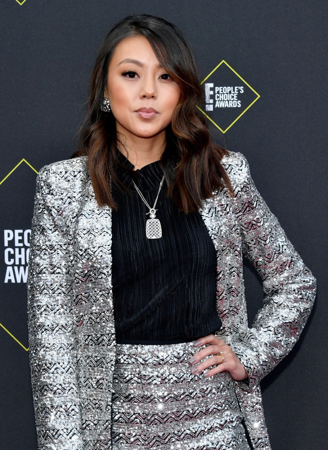 Thảm đỏ People's Choice Awards 2019: &quot;Minh tinh Hollywood gốc Việt&quot; Maggie Q đốt mắt với trang phục hở bạo, &quot;bạn gái người Nhện&quot; vẫn xinh xắn dù ăn vận đơn giản - Ảnh 17.