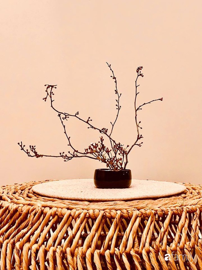 Bí quyết giúp hoa cắm bình tươi lâu, đẹp một cách tự nhiên và tinh tế của người phụ nữ Hà Thành đảm đang - Ảnh 13. Bí quyết giúp hoa cắm bình tươi lâu, đẹp một cách tự nhiên và tinh tế của người phụ nữ Hà Thành đảm đang - Ảnh 13.