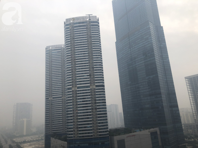 Hà Nội: Lại mịt mù, ô nhiễm không khí báo động đến sức khỏe con người - Ảnh 17.
