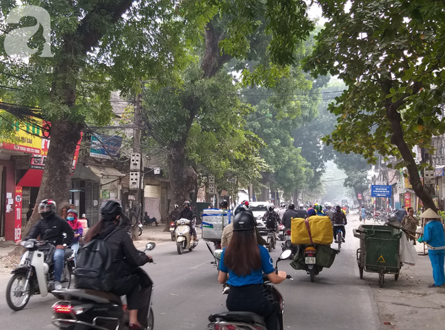 Hà Nội: Lại mịt mù, ô nhiễm không khí báo động đến sức khỏe con người - Ảnh 8.