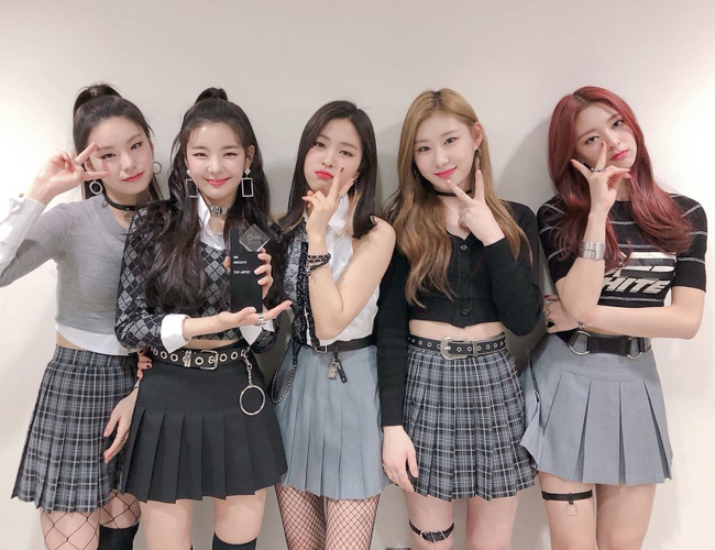 Năm 2019 sắp hết mà chẳng nhóm nữ nào qua mặt &quot;chị em&quot; TWICE về mảng nhạc số, BLACKPINK bị netizen Hàn &quot;cà khịa&quot; dù có MV tỷ view - Ảnh 3.