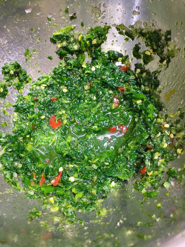 Món ngon cuối tuần: Lẩu gà lá é - Ảnh 4. Món ngon cuối tuần: Lẩu gà lá é - Ảnh 4.