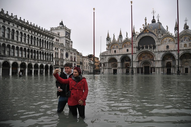 Vừa bác bỏ chính sách chống biến đổi khí hậu, hội đồng khu vực thành phố Venice lập tức bị trừng phạt bằng trận lụt nhấn chìm mọi thứ - Ảnh 5.