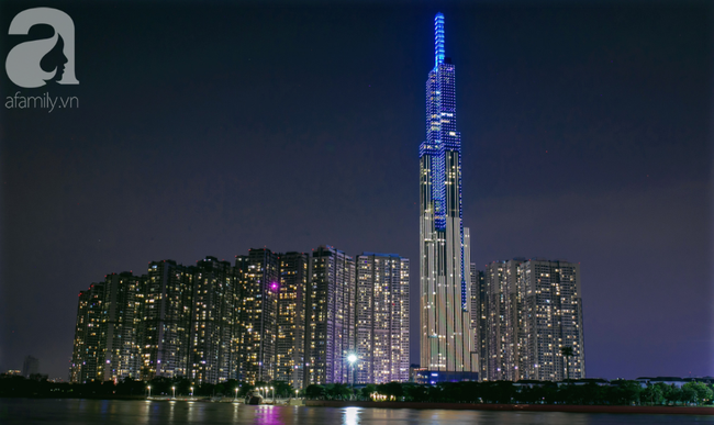 Hàng trăm phụ huynh dẫn theo con nhỏ chứng kiến tòa nhà Landmark 81 nhuộm xanh để kêu gọi bảo vệ trẻ em - Ảnh 15.