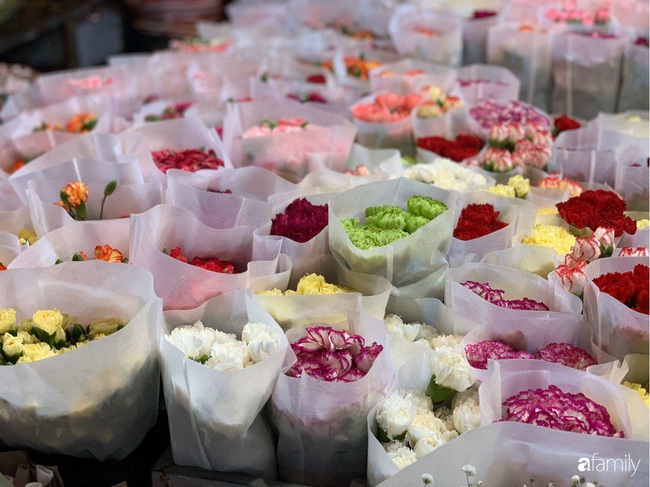 Chợ Quảng An: Địa điểm mua hoa lý tưởng cả về chất và lượng cho người tiêu dùng vào sát ngày Nhà giáo Việt Nam 20/11 - Ảnh 8.