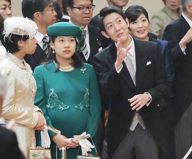 Hoàng hậu Masako tỏa sáng với phong cách khác lạ giữa tin vui hoàng gia Nhật có thêm một bé trai - Ảnh 6. Hoàng hậu Masako tỏa sáng với phong cách khác lạ giữa tin vui hoàng gia Nhật có thêm một bé trai - Ảnh 6.